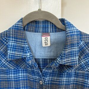 STIO women’s flannel shirt, Medium Blue Plaid Flannel Long Sleeve